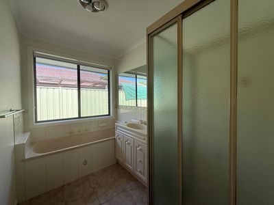 28 Tamarind Crescent, Werribee