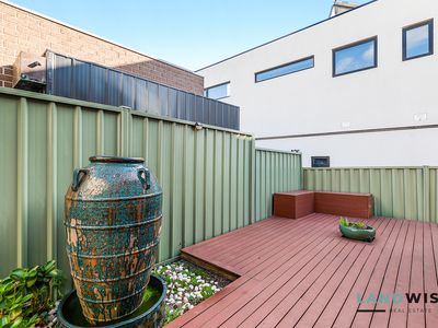 26 Dahlia Drive, Caroline Springs
