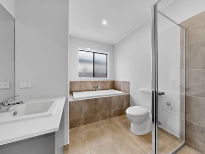 34 Tomatina Way, Berwick