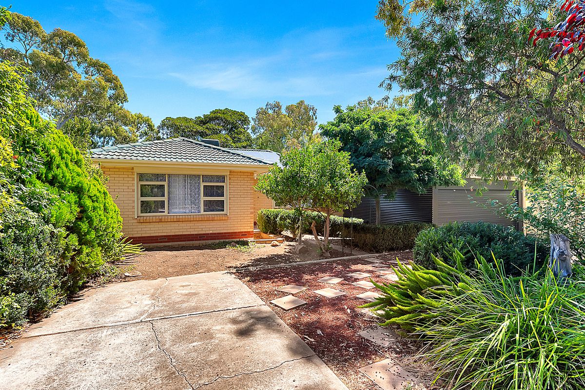 Welcome to Your Perfect Oasis at 18 Flockhart Ave, Valley View! 