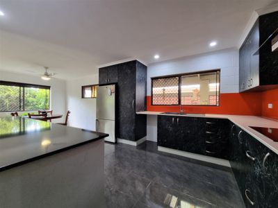 11 Alma Street, Atherton