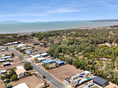 38 Marine Parade, Midge Point