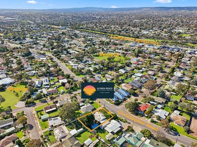 9 Christopher Road, Christie Downs
