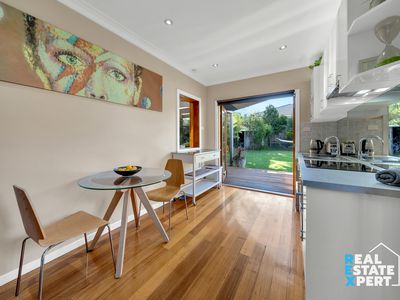 2 / 4 Philip Road, Hallam