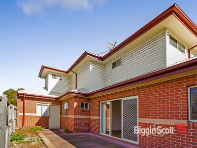 2 / 3 Dempster Street, West Footscray