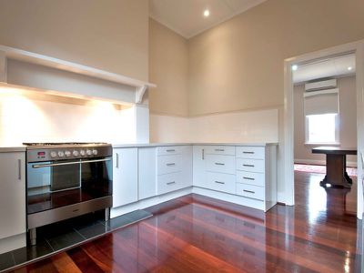 18 Oakover Street, East Fremantle
