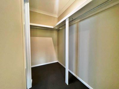 35 Federation Boulevard, Forbes