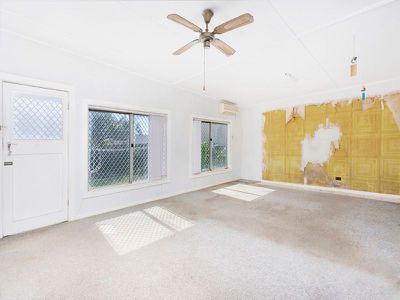 6 Goodacre Avenue, Miranda