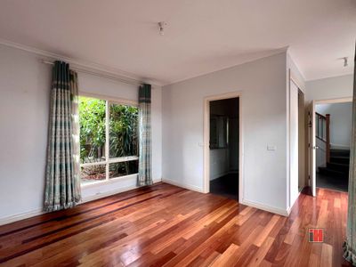 2 / 8 Faye Street, Reservoir