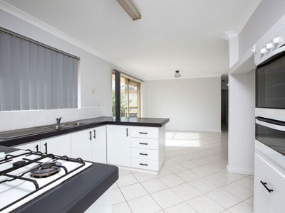 a / 18 Seashore Mews, South Bunbury