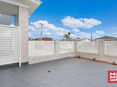 4 / 6 Addison Avenue, Lake Illawarra