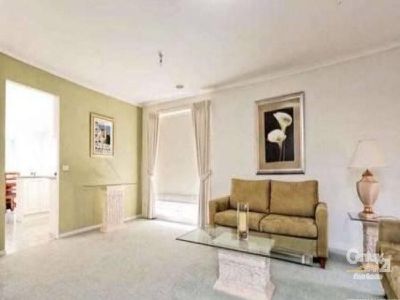 8 Chauncy Way, Lynbrook
