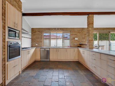 33 Redheart Drive, Thornlie