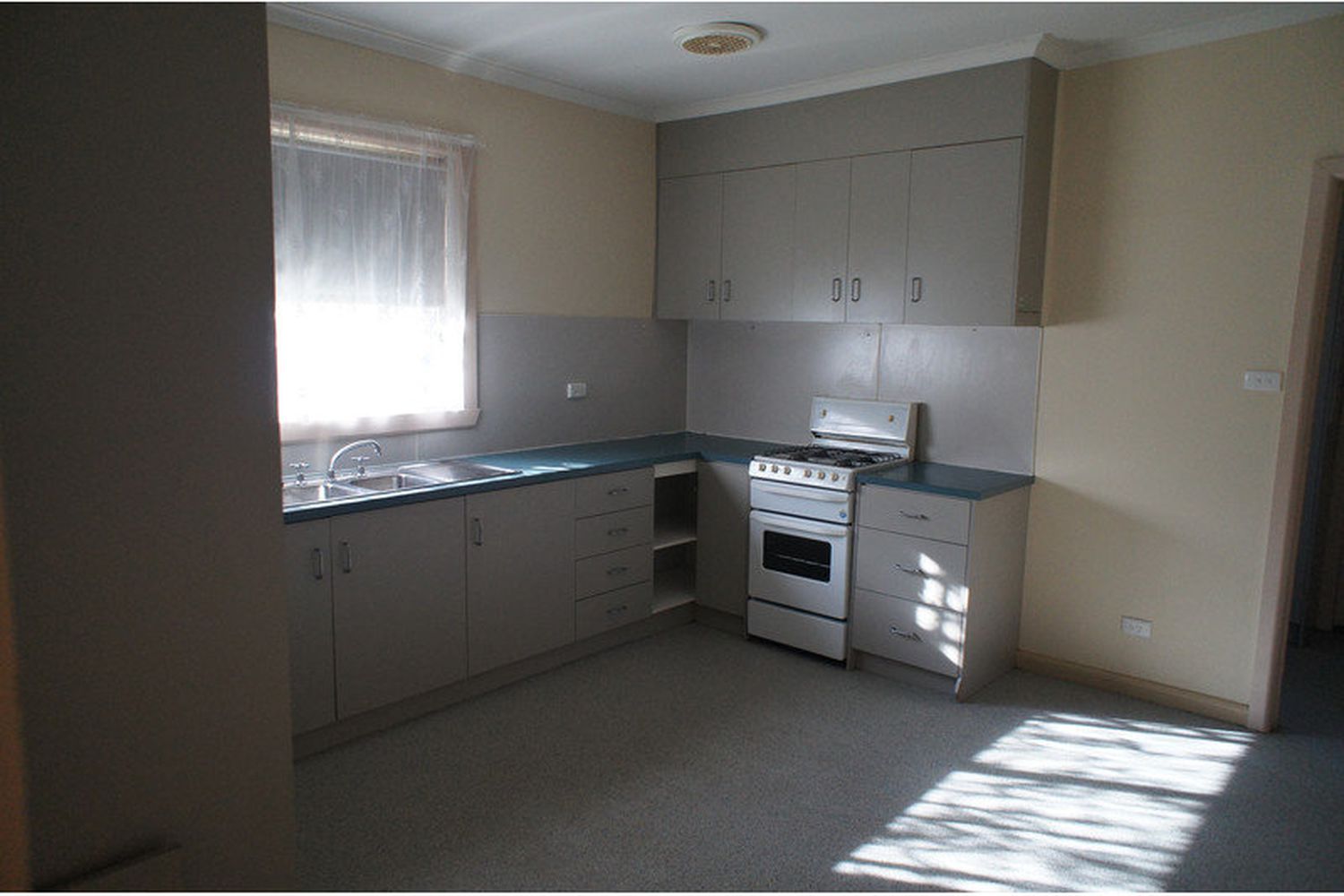 6 Elizabeth Street, Horsham
