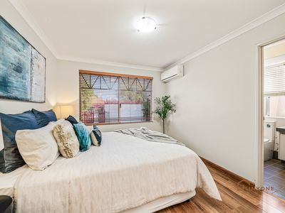 2 / 94 Hobbs Avenue, Como