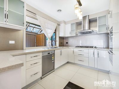 19 Beckington Crescent, Hampton Park