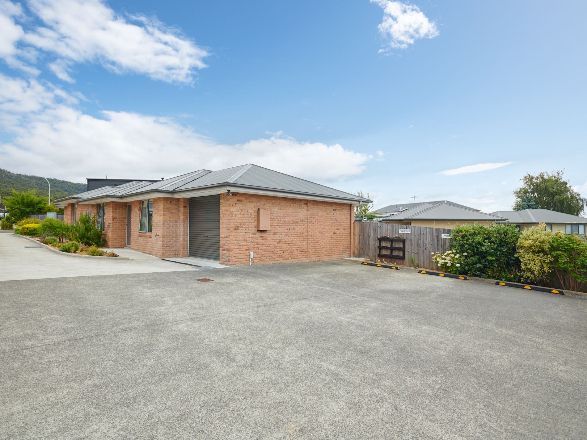 2 / 5 Space Court, Snug