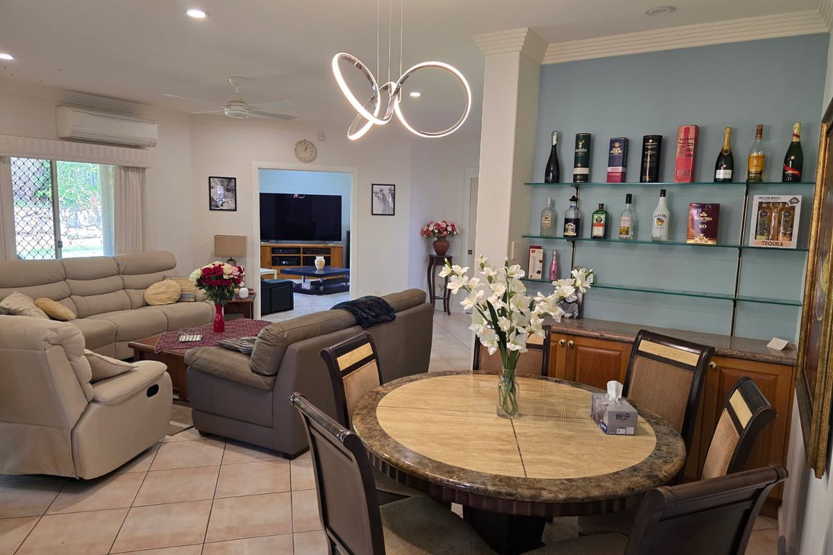 24 Aquarius Place, Bridgeman Downs