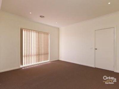 46 Hal Porter Terrace, Lynbrook
