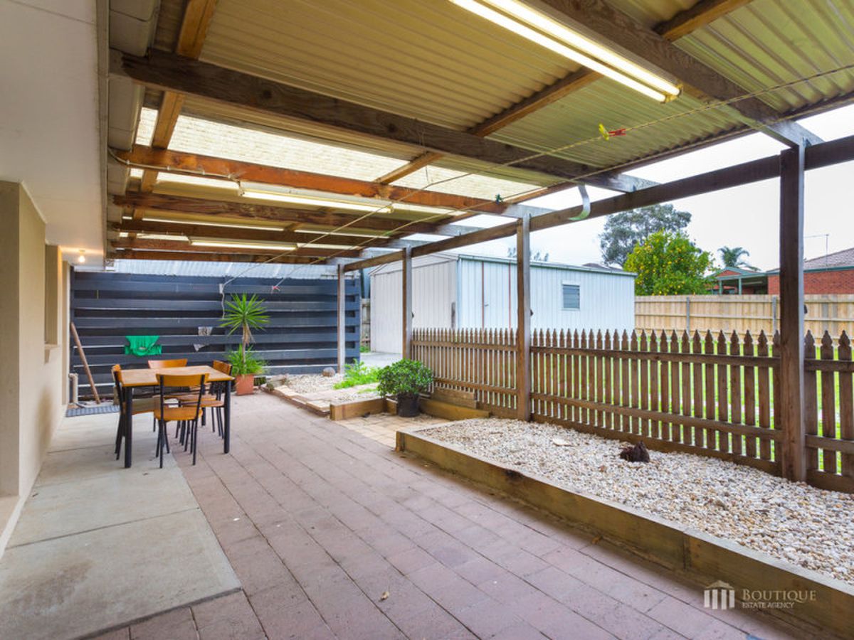 8 Hillview Rise, Hampton Park