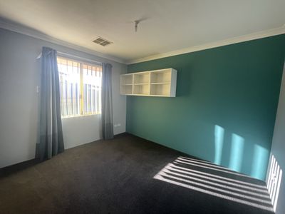 2 Stenton Gardens, Kinross
