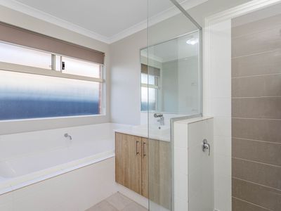 21 Sarsaparilla Ramble, Byford
