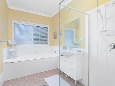 2 / 86 Pur Pur Avenue, Lake Illawarra