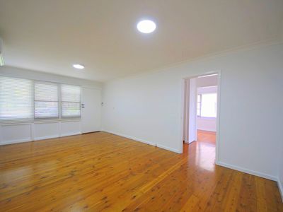 1 Manuka Crescent, Bass Hill