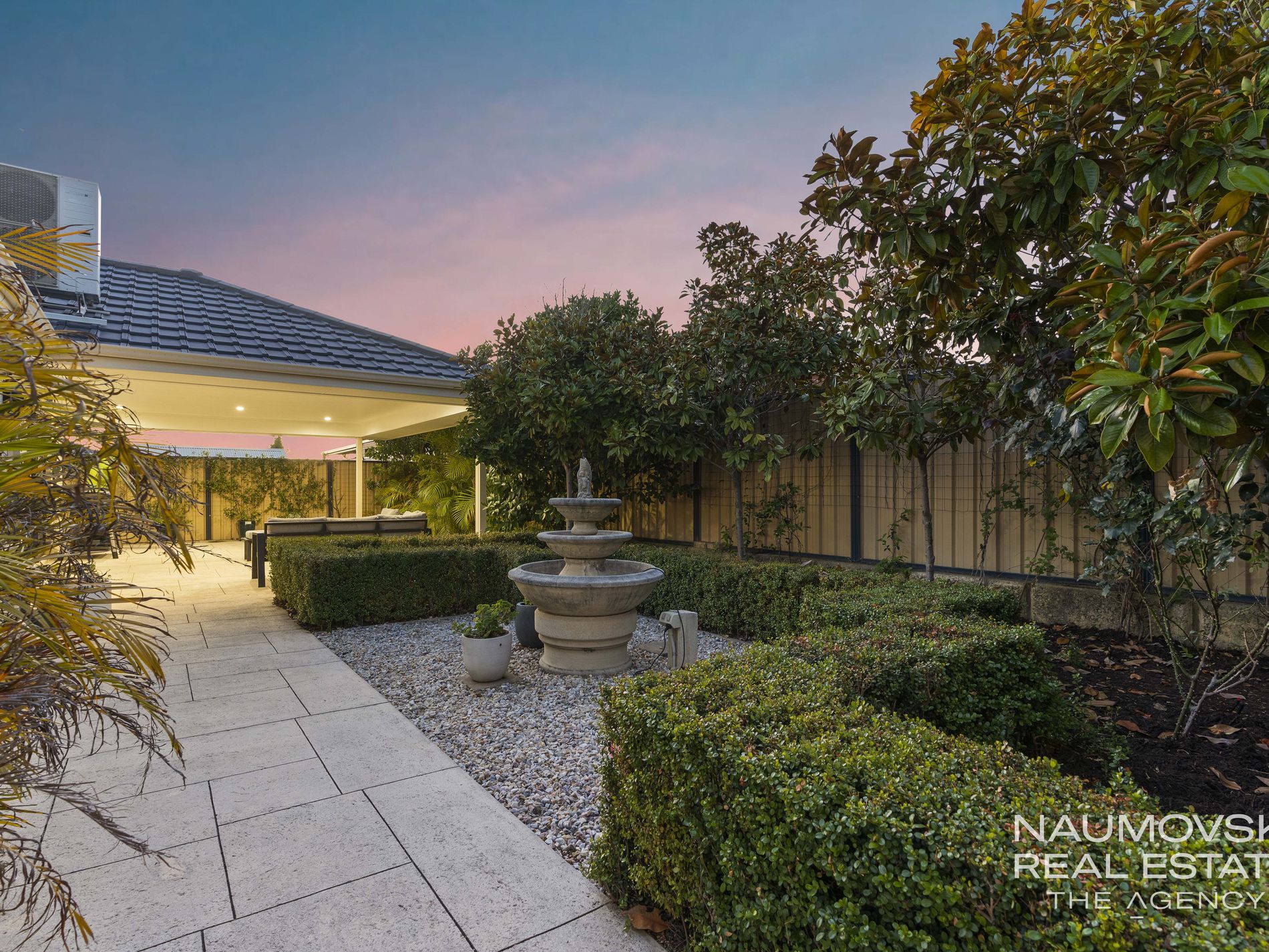 6 Ray Gardiner Vista, Tapping