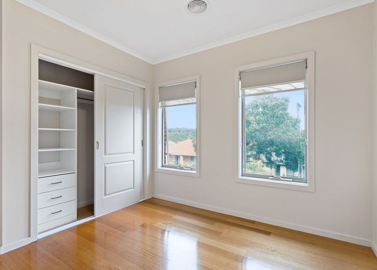 2 / 1 Sylvan Crescent, Ashwood