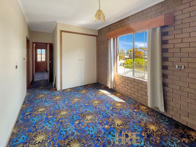 1 / 2 Byrne Street, Horsham