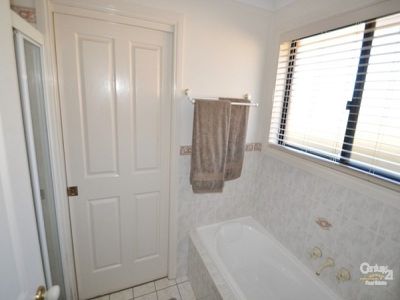 94 Twickenham Drive, Dubbo