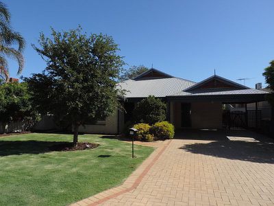 11 St Quentin Parkway, Alexander Heights