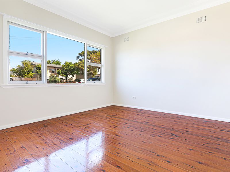 11 Barina Avenue, Lake Heights
