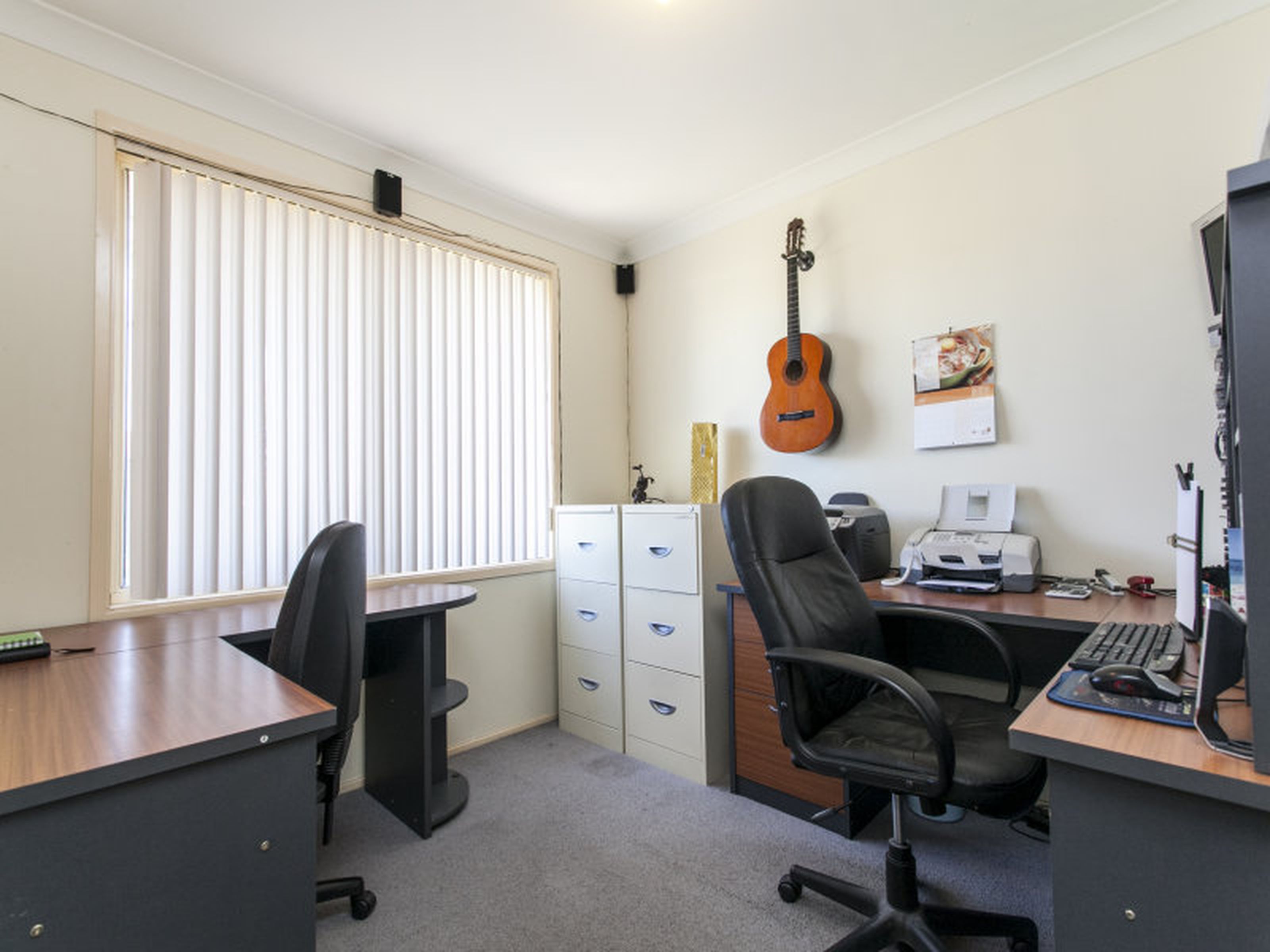 8 Laguna Drive, GLENMORE PARK
