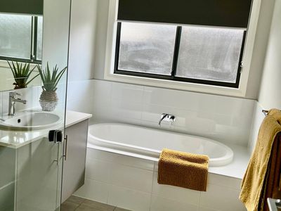 25 Bottlebrush Drive, Calderwood