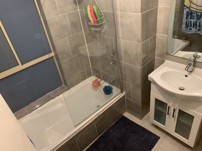 2 Norn Close, South Guildford