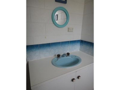 2 / 47  Helen , Cooktown