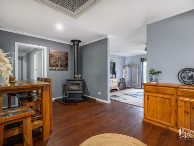 27 Sicklemore Rd, Parmelia