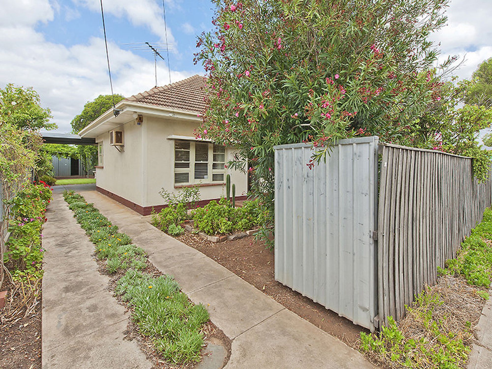 12 Bond Court, Woodville North
