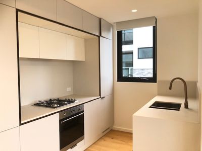 302 / 7 White Street, Windsor
