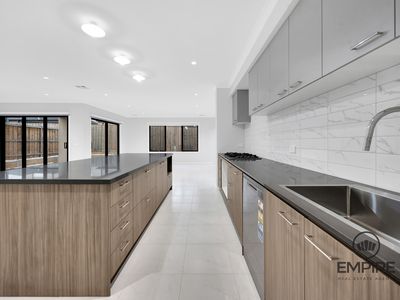 5 Herens Road, Clyde North