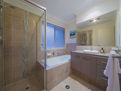 17 Higgs Circuit, Wynnum West