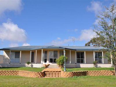 90 Sandhills Road, Forbes