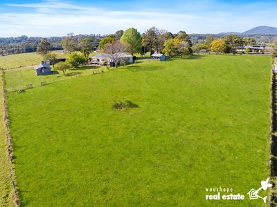 490 Beechwood Road, Beechwood