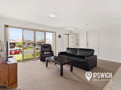 2 / 8 Tawney Street, Lowood