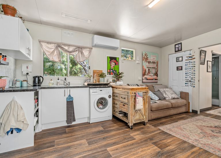 13 Benbows Road, Portland