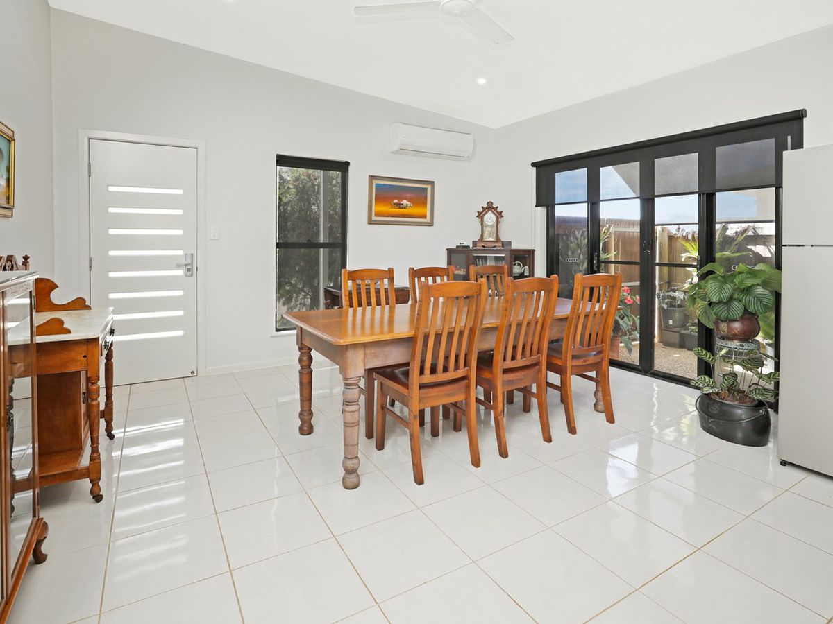 9 Sommerset Drive, Atherton