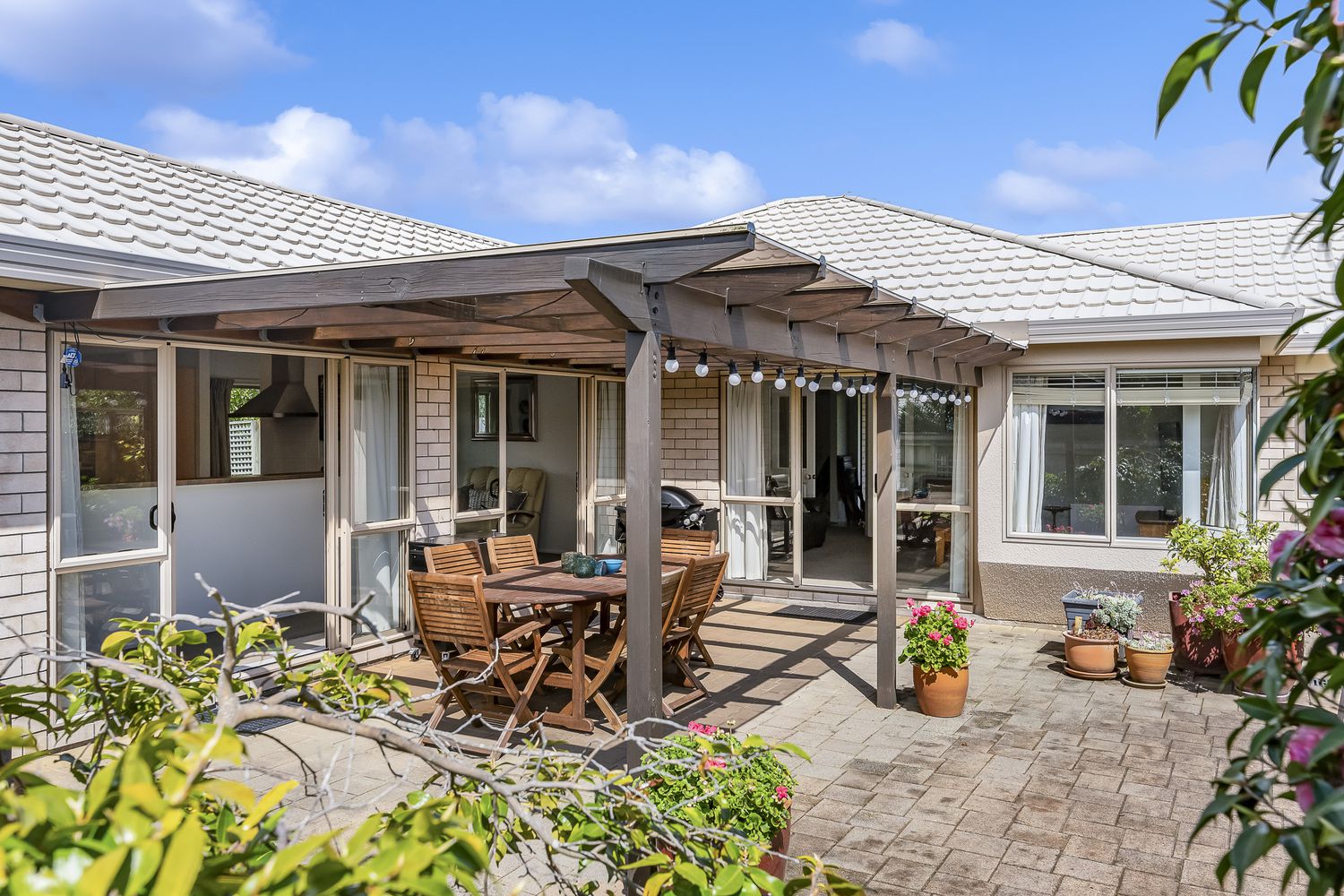 1 Monterosso Place, Paraparaumu Beach Love Live Kapiti Real Estate