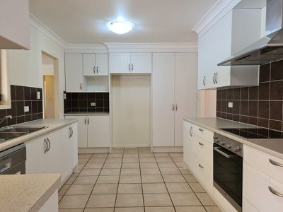 33 Carnaby Street, Macgregor